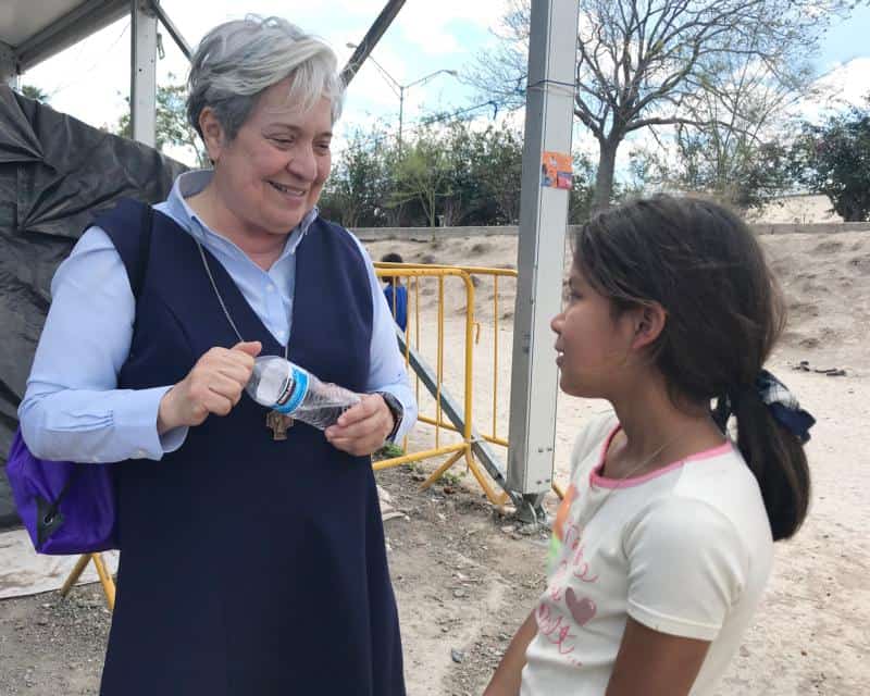 Read more about the article Don’t turn away from suffering on border, urges Sister Norma Pimentel