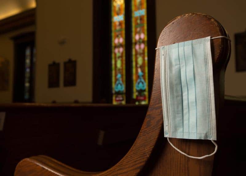 Read more about the article Mask-wearing varies dramatically in parishes across Minnesota archdiocese