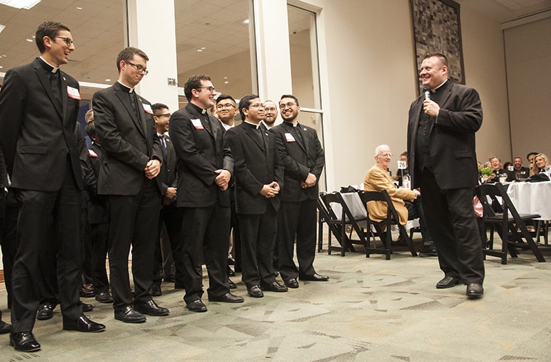 Read more about the article Dinner with bishop, Vrabels highlight auction for Seminarian Education