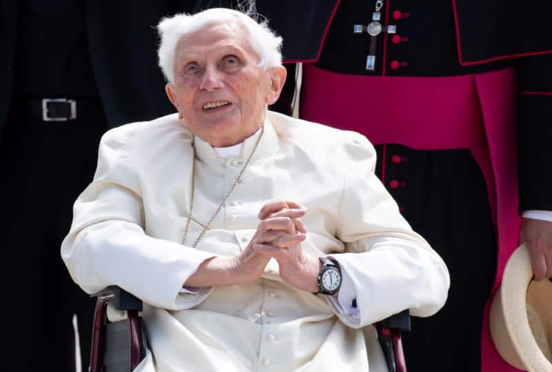 Read more about the article German author says retired Pope Benedict is ‘extremely frail’