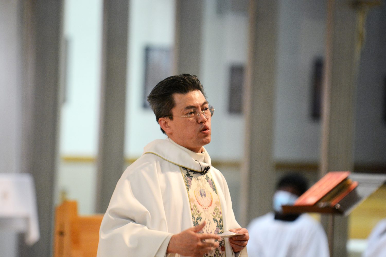 Read more about the article Father Tran named Associate Pastor at St. Matthew Parish