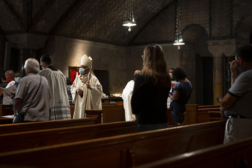 Read more about the article Pew: Catholic numbers hold steady, ‘nones’ rise, Protestants decrease