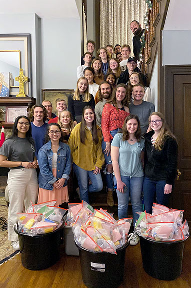 Read more about the article University Catholic students share love of God with homeless
