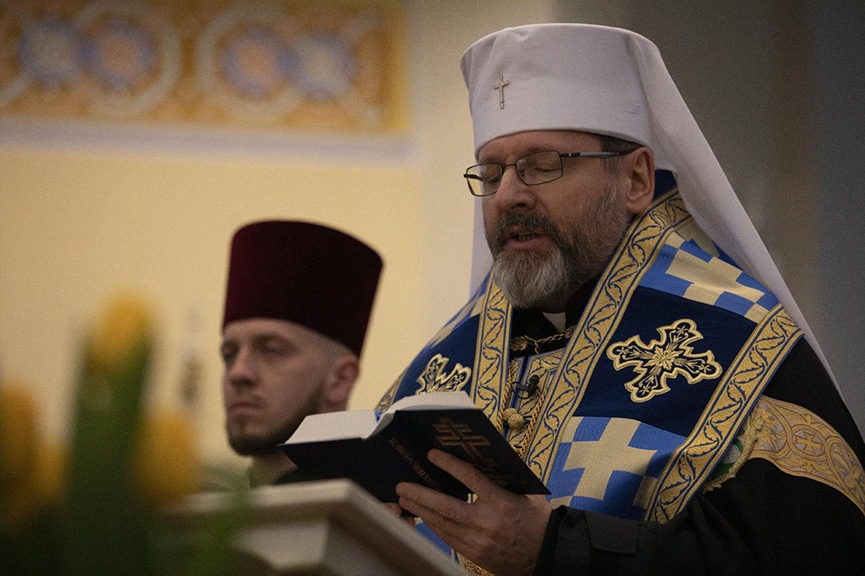 Read more about the article Ukrainian archbishop tearfully recounts the horrors, heroism of war