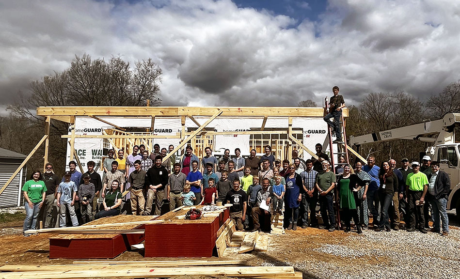 Read more about the article St. Vincent de Paul, volunteers celebrate first new home build in Waverly 