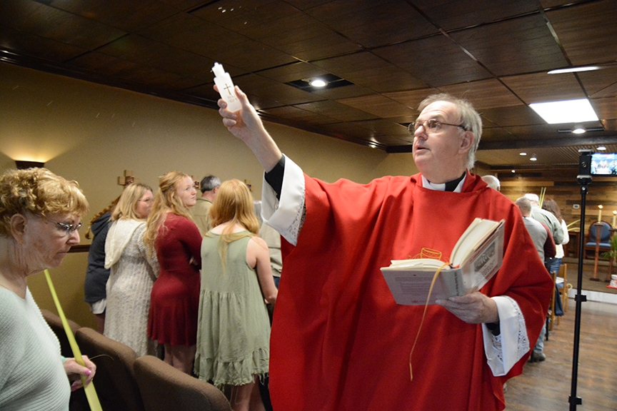 Read more about the article St. Peter Church celebrates first Mass in new space 