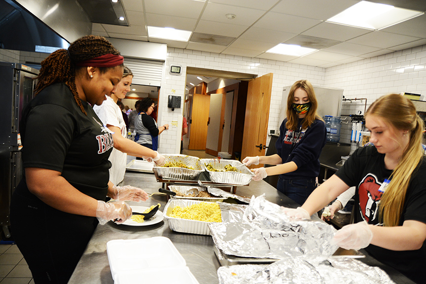 Read more about the article St. Stephen free lunch program grows with the need [Photo Gallery]