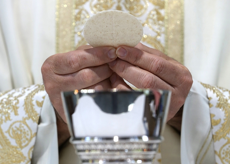 Read more about the article Eucharistic Revival to kick-off on Feast of Corpus Christi 