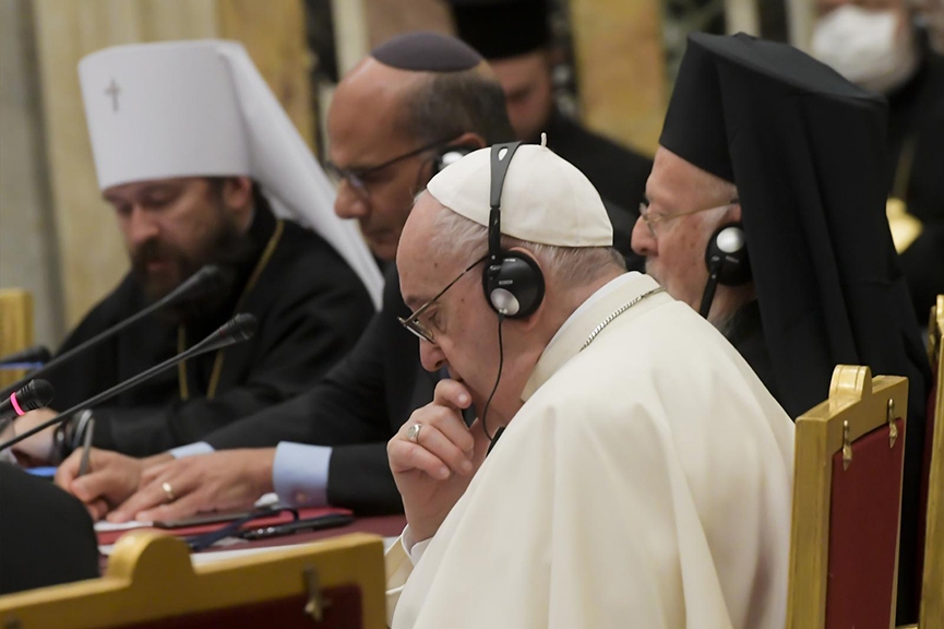 Read more about the article Educators must learn from, not relive, the past, pope says 