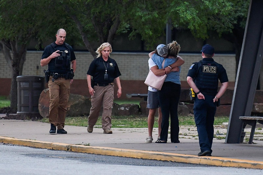 Read more about the article At Tulsa Catholic hospital complex, gunman kills four, then himself 