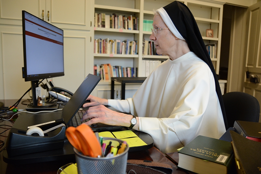 Read more about the article Dominican sister translates Revelation for special project 