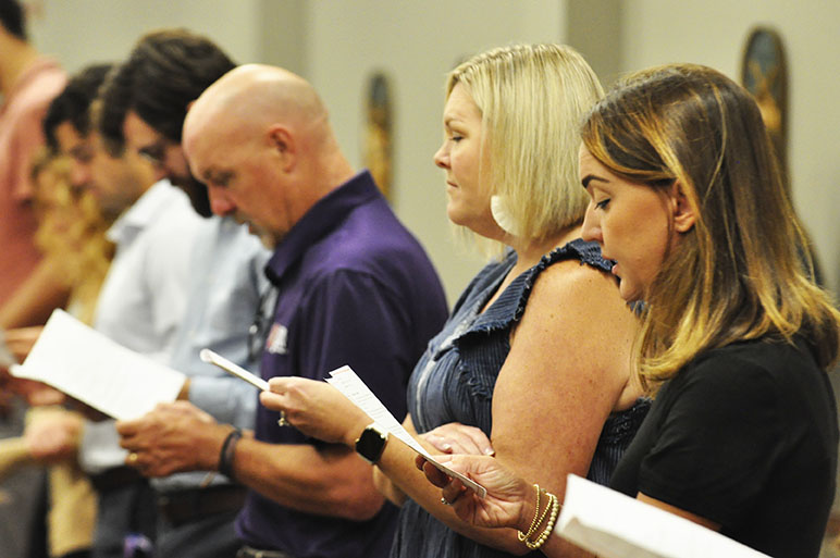 Read more about the article Dozens of new teachers welcomed to diocesan schools [Photo Gallery]