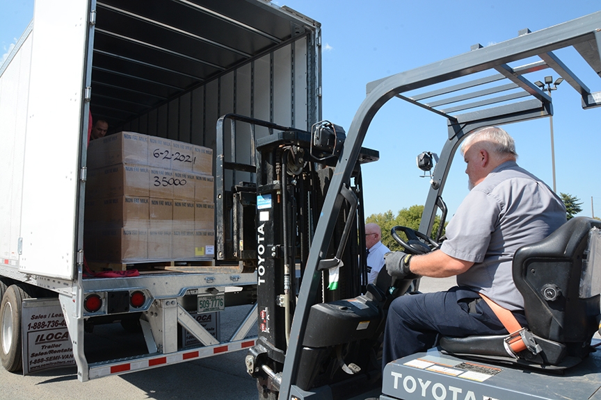 Read more about the article Catholic Charities to use donation of truckload of food to feed the hungry [Photo Gallery]