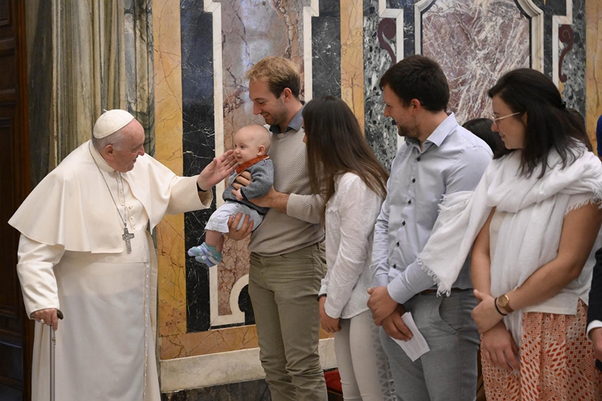 Read more about the article Pope encourages young people to be peacemakers