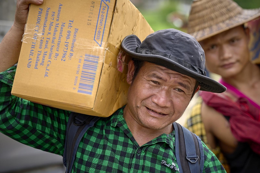 Read more about the article To help those in hiding, catechists from Myanmar deliver food, supplies