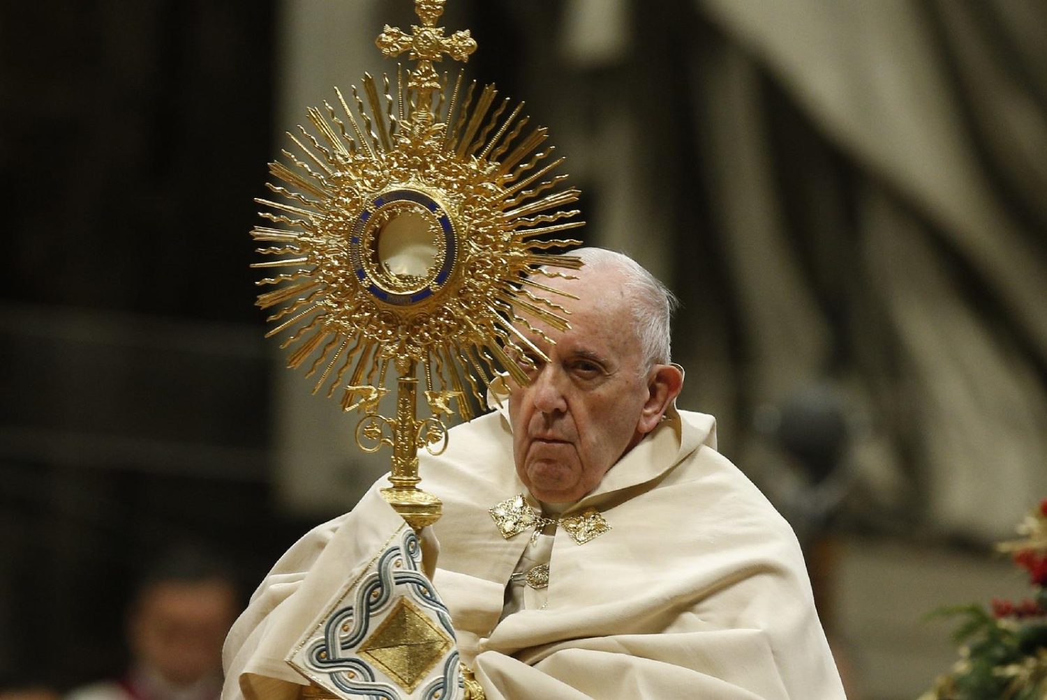 Read more about the article Adore Jesus’ real presence in the Eucharist, pope tells U.S. Catholics