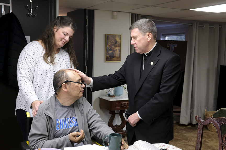 Read more about the article Bishop Spalding visits Heart of Mary House
