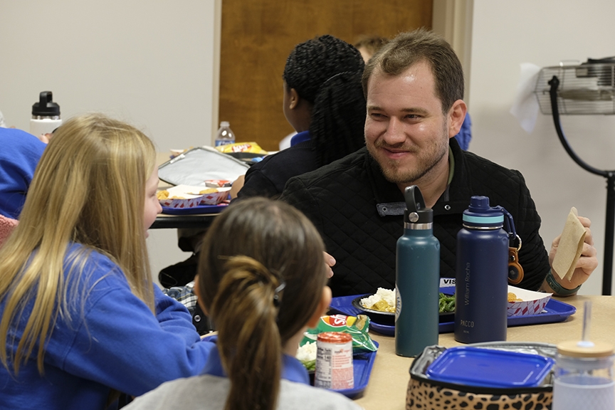Read more about the article Seminarians visit student at schools [Photo Gallery]
