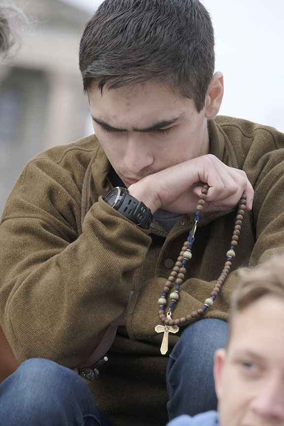 Read more about the article Teens, adults participate in Rosary Walk for Life [Photo Gallery]