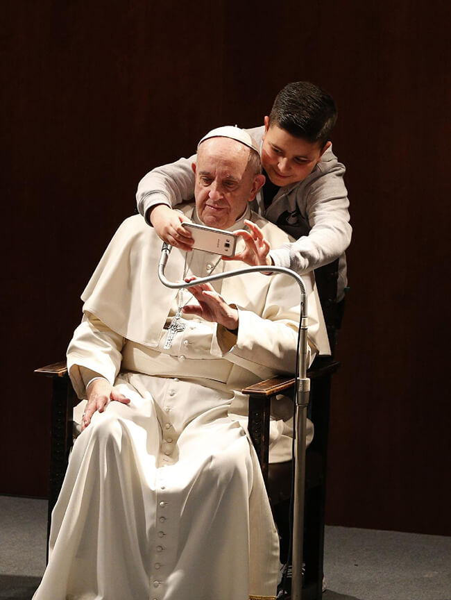 Read more about the article Pope from ‘ends of the earth’ brings new style to Rome