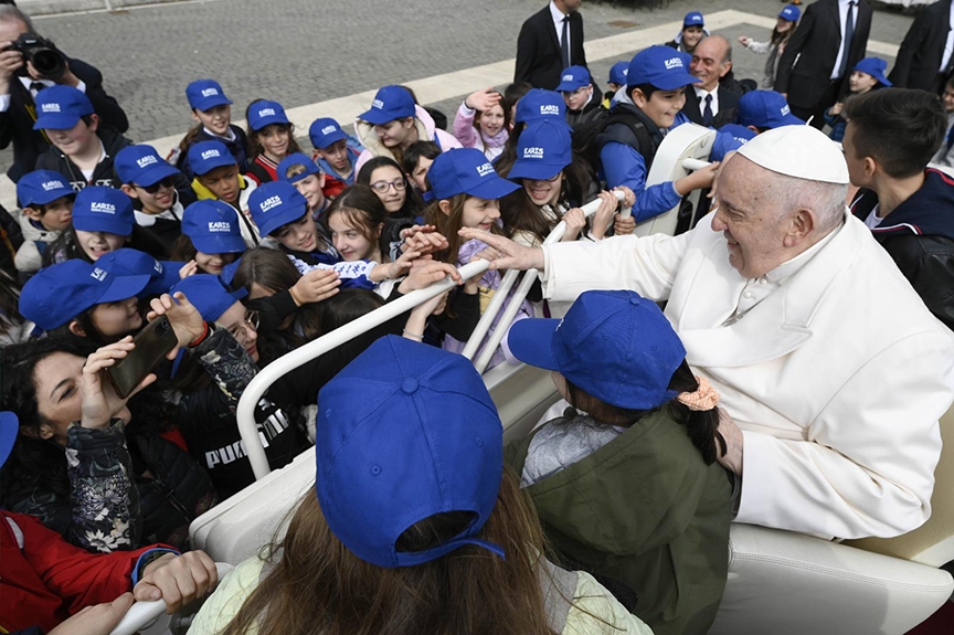 Read more about the article Don’t treat Jesus as an idea, invite him into your heart, pope says