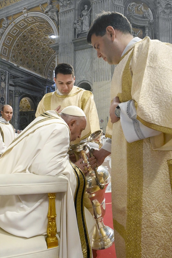 Read more about the article Pope tells priests to be agents of harmony, not division