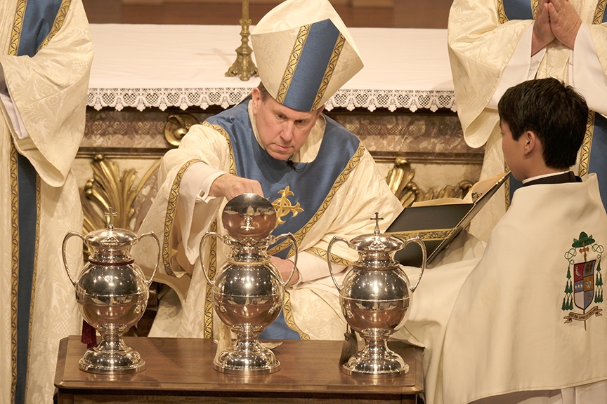 Read more about the article Record number gather for the annual Chrism Mass [Photo Gallery]