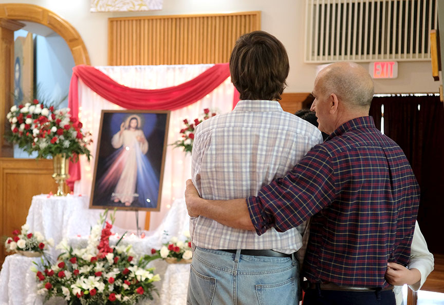 Read more about the article Divine Mercy Sunday services celebrated throughout the diocese [Photo Gallery]
