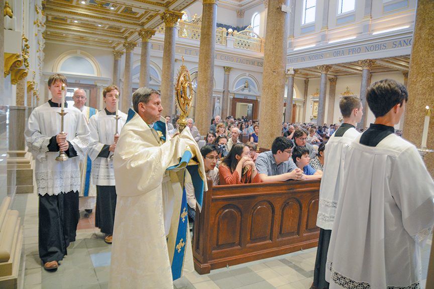 Read more about the article Feast of Corpus Christi highlights the gift, truth of the Eucharist
