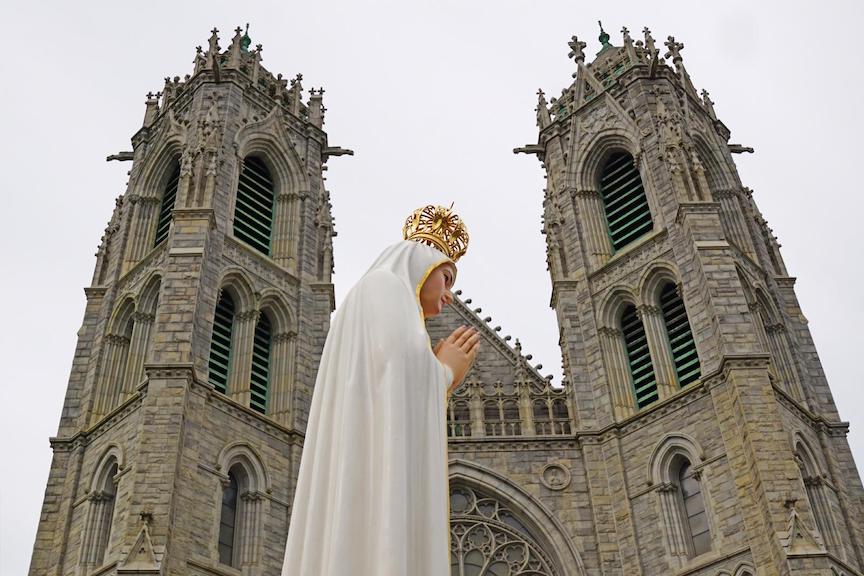 Read more about the article Faithful join in Our Lady of Fatima procession through Newark on her feast day
