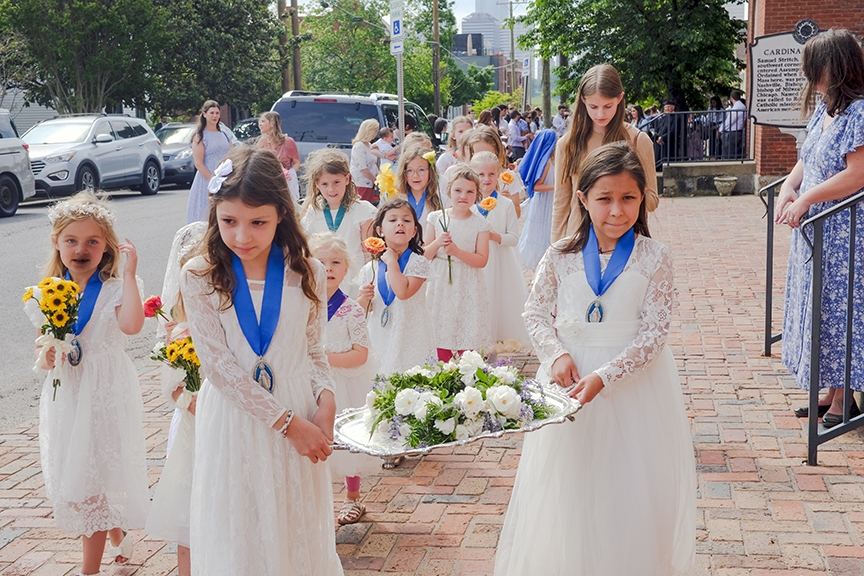 Read more about the article May Crownings celebrated across diocese [Photo Gallery]