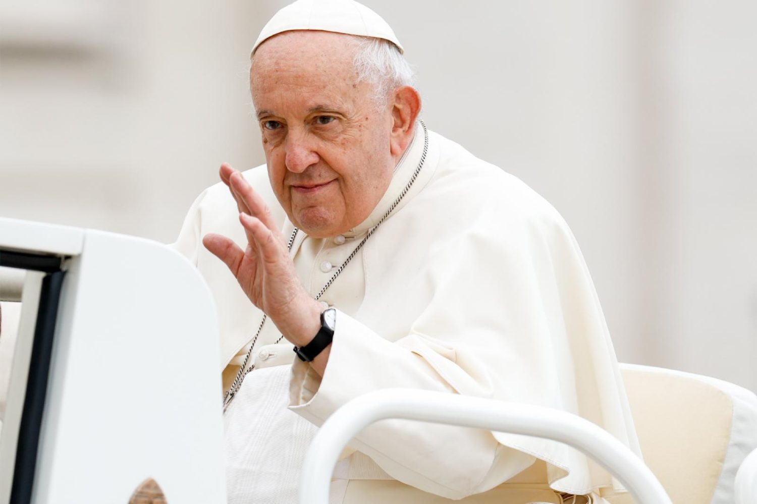 Read more about the article Pope returns to hospital for medical checkup, promptly dismissed