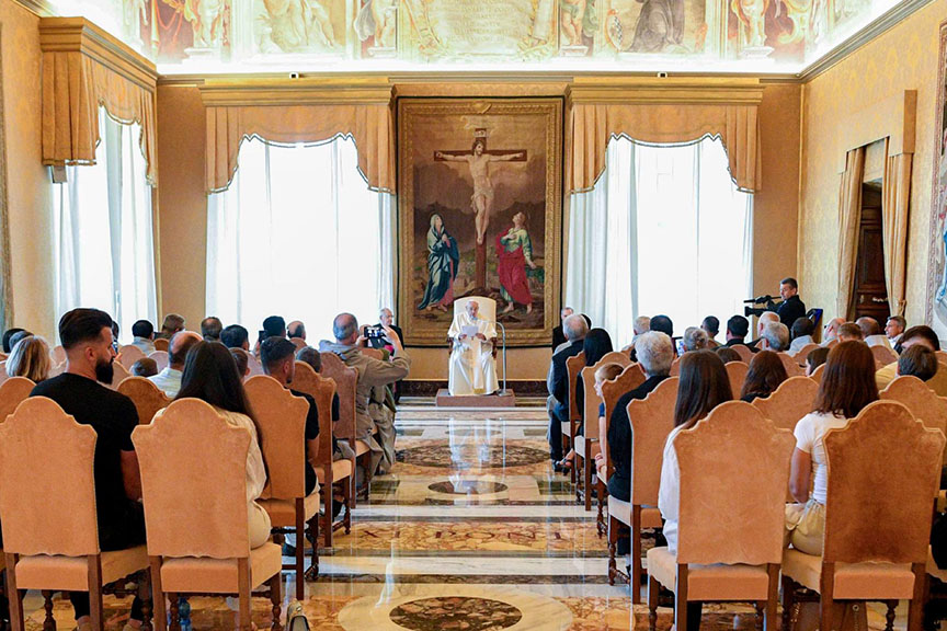 Read more about the article Troubled priests need honesty, conversion, purification, pope says