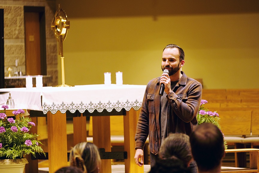 Read more about the article Dozens participate in adoration at St. Stephen